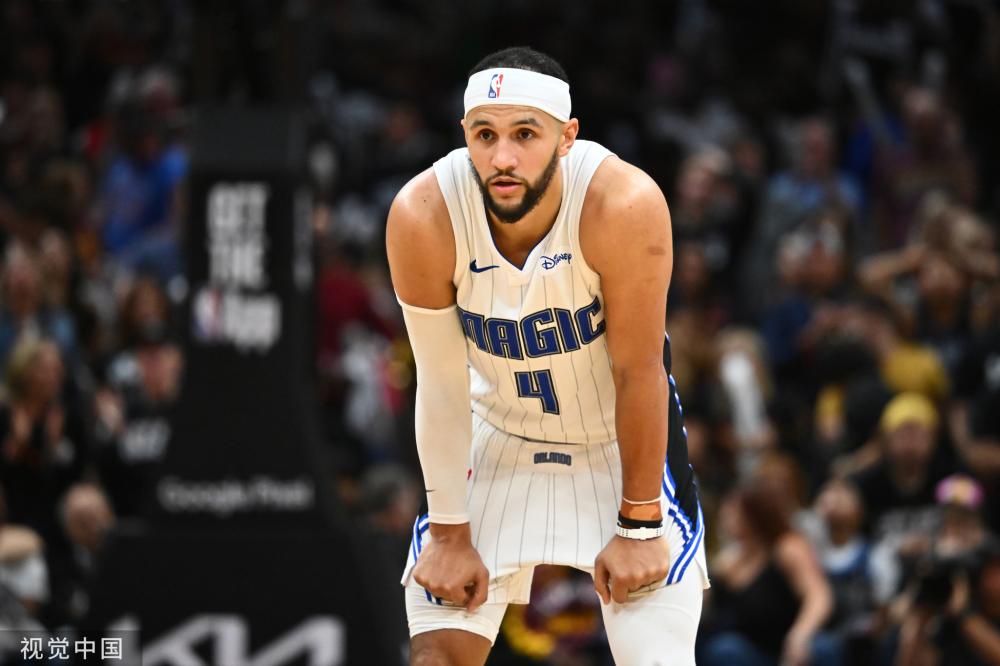 一个处于黄 一个处于黄